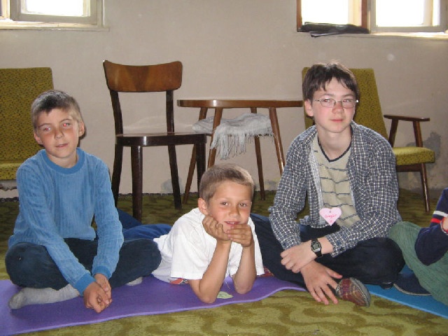 image004