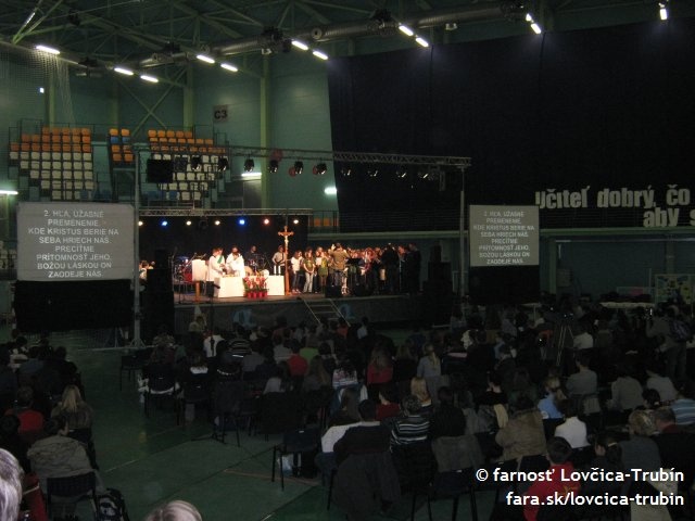 on-je-zivy-2010-nitra-003