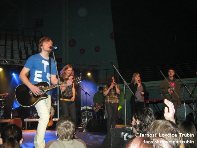 on-je-zivy-2010-nitra-007