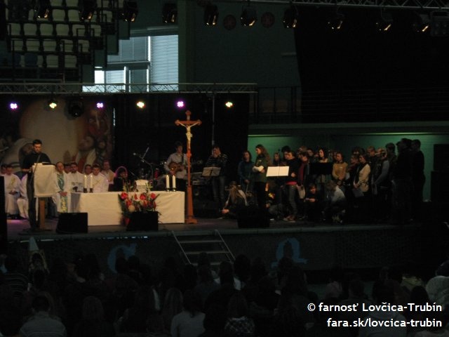 on-je-zivy-2010-nitra-016