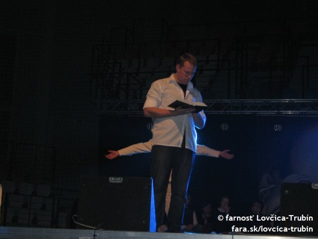 on-je-zivy-2010-nitra-021