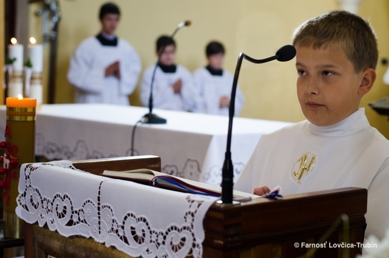 farnost-lovcica-trubin-prve-svate-prijimanie-2014-022