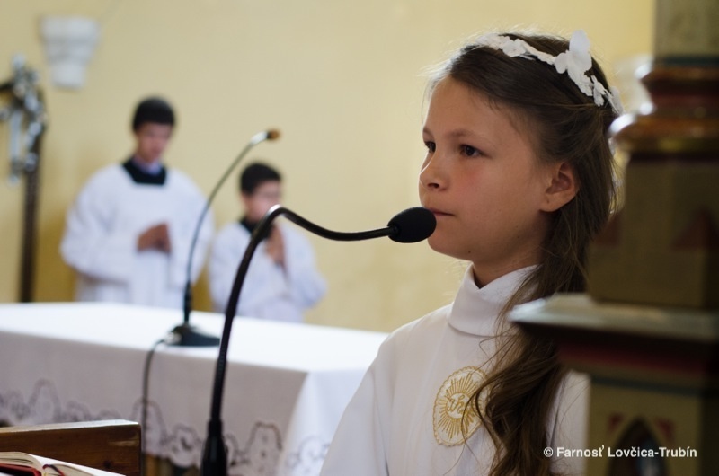 farnost-lovcica-trubin-prve-svate-prijimanie-2014-025